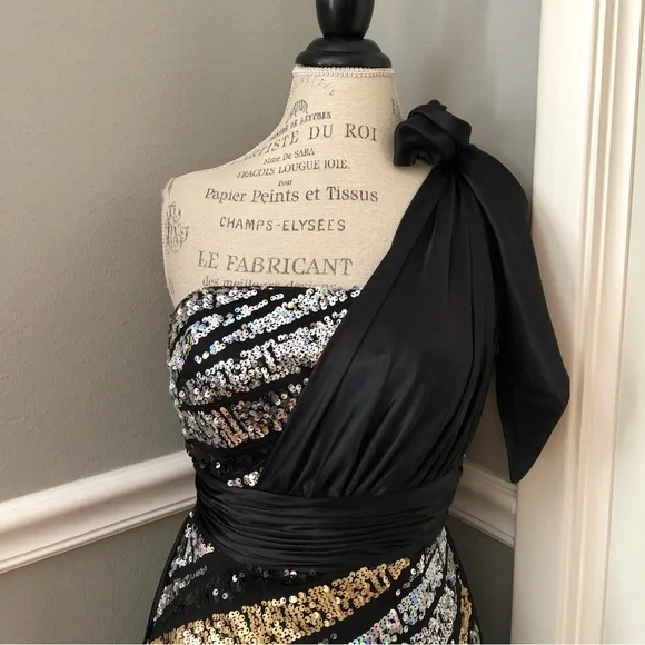 NEW COLORS SZ 4 BLACK SATIN SILVER GOLD SEQUIN ONE SHOULDER DRESS WITH TRAIN - Picture 3 of 15